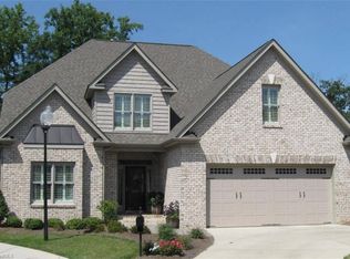 2616 Southern Gates Dr, Greensboro, CO 27410