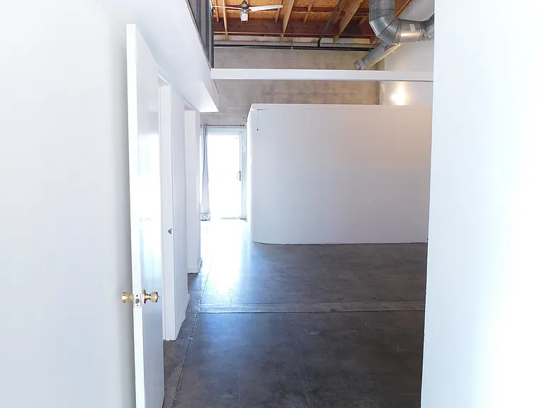211 W Emporia St #404 — Photo 10