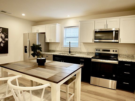 4th image of 838 Frederick Ave