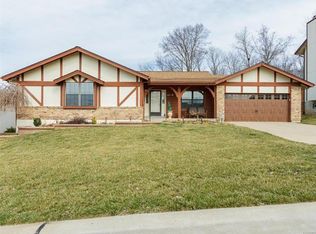 616 River Bend Estates Dr, Saint Charles, MO 63303