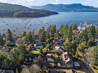 869 Clarke Rd #5, Central Saanich, BC V8M 1C3