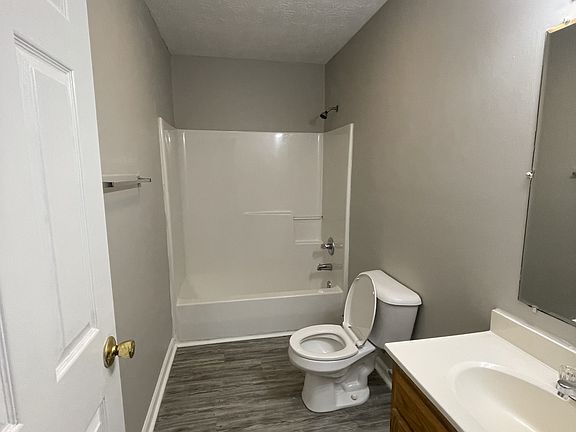 4th image of 319 Kristin Dr #7
