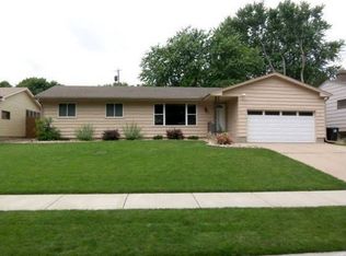 925 S Grandview Ave, Sioux Falls, SD 57103
