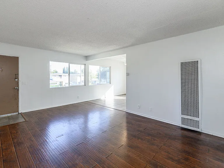 2506 S Rosewood Ave — Photo 5