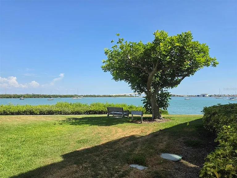 6295 Bahia Del Mar Cir #111 — Photo 21