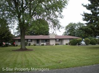604 Maple Ln, Wakarusa, IN 46573