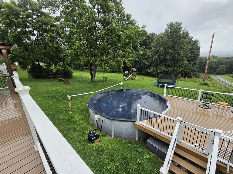 94 Cross Roads Blvd — Photo 2