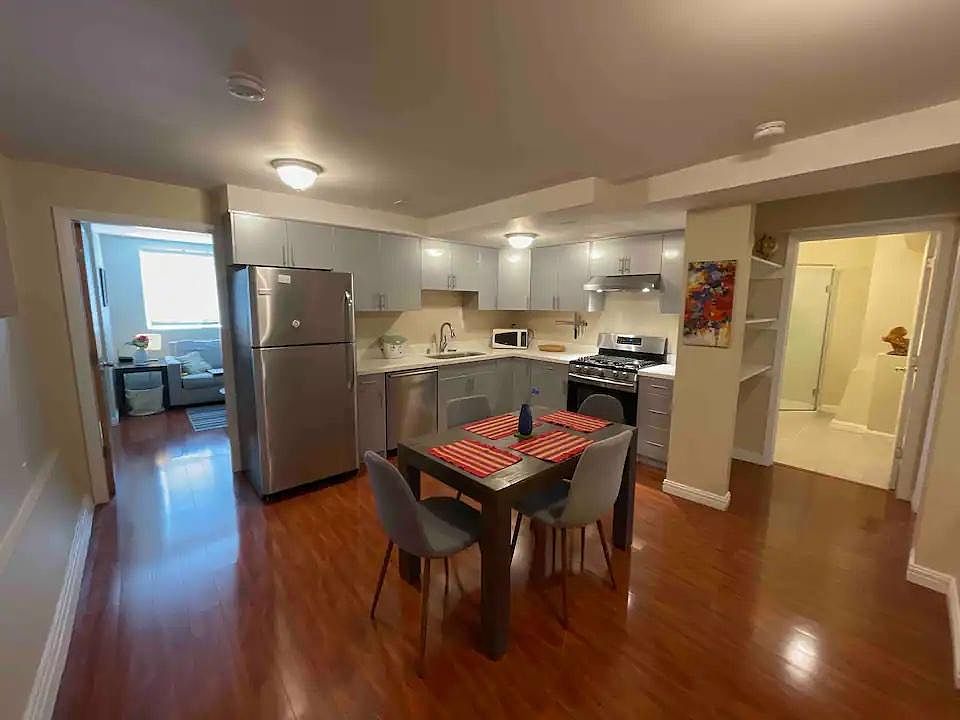Walk in through your front door to this spacious room with an open kitchen and dining area