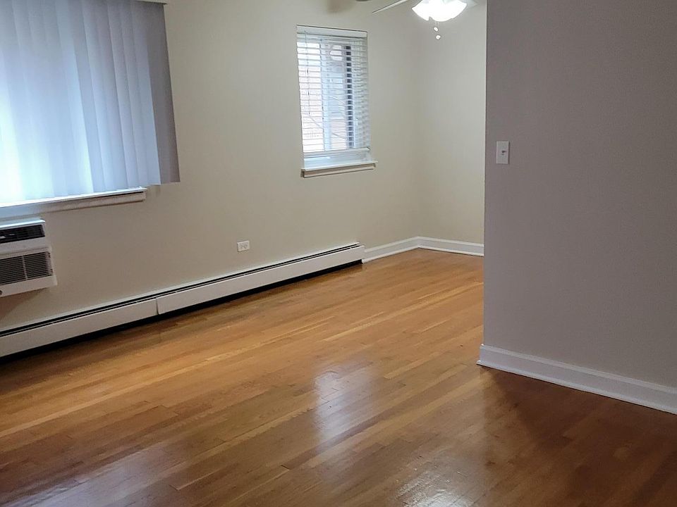 1st image of 432 W Wellington Ave #410