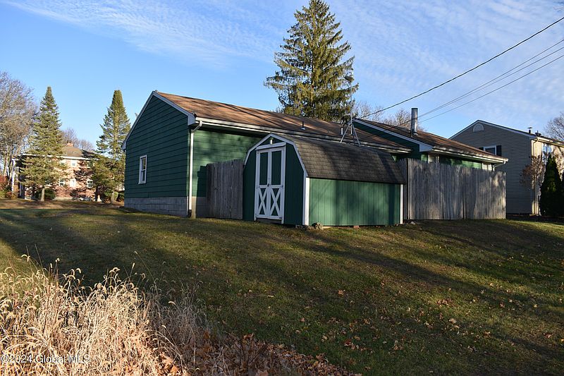 3rd image of 5 Magdalen Road