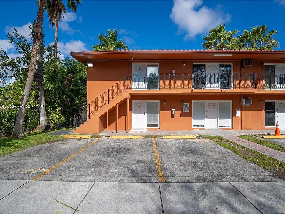 1333 NW 15th St #2