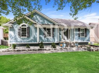 3905 NW Hidden Pointe Dr, Blue Springs, MO 64015