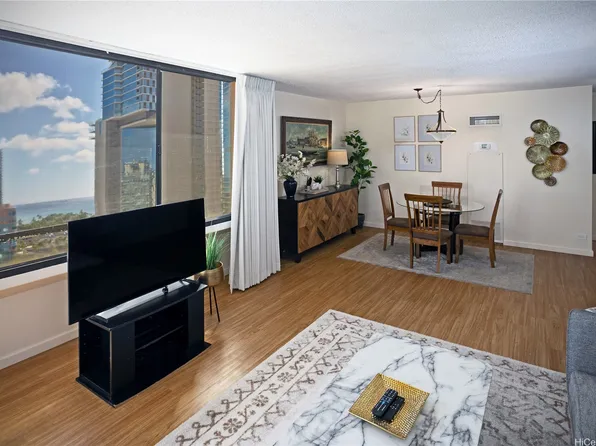 430 Lewers St #1904, Honolulu, HI 96815