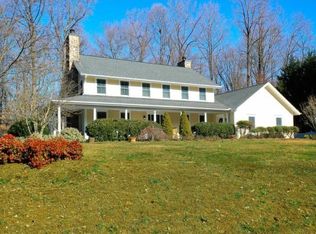 5210 Gunpowder Rd, Fairfax, VA 22030