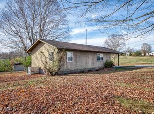 642 Vandever Rd, Crossville, TN 38572