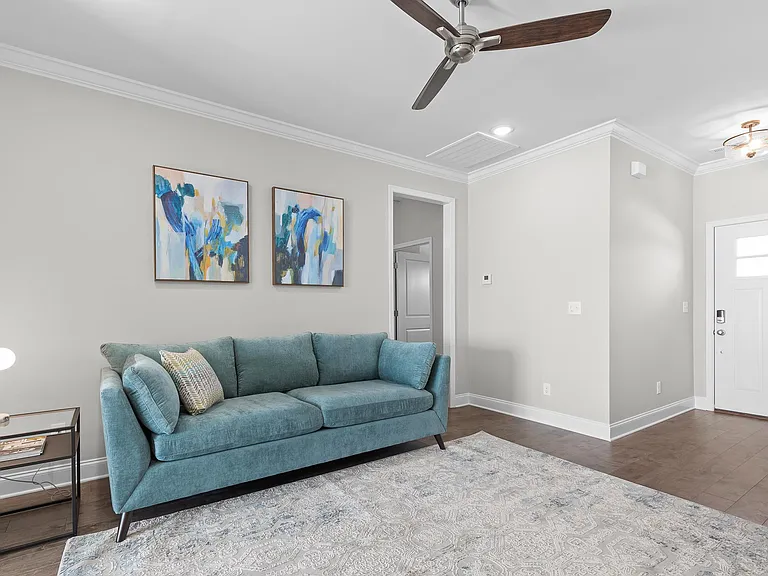 658 Bellingham Dr NE — Photo 4