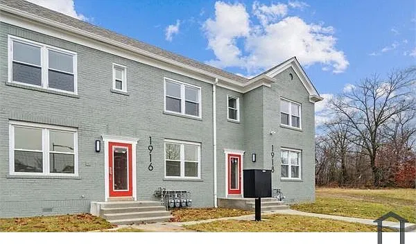 3 bed, $4,250 — Photo 2