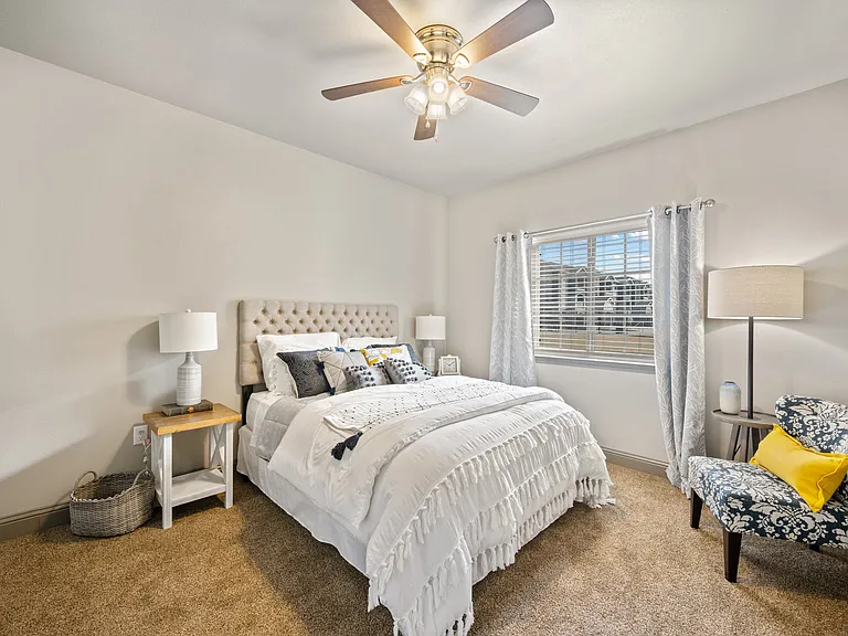Lake Villas Apartments — Photo 8