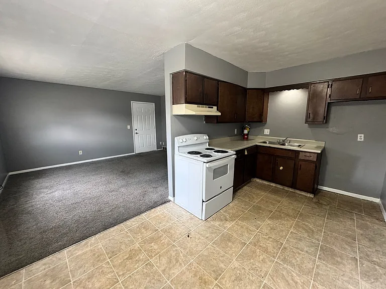 620 W 63rd St — Photo 16