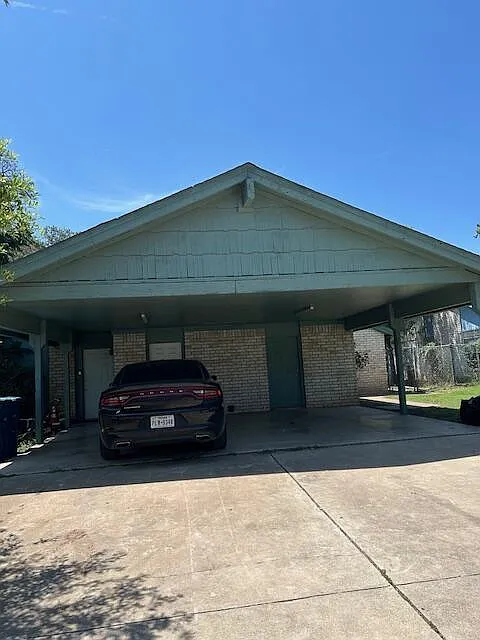 2 bed, 1.0 bath, 950 sqft, $1,295 — Photo 3