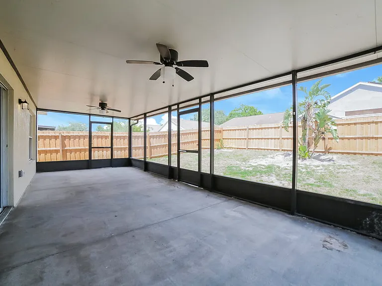 10225 Hunters Haven Blvd — Photo 10