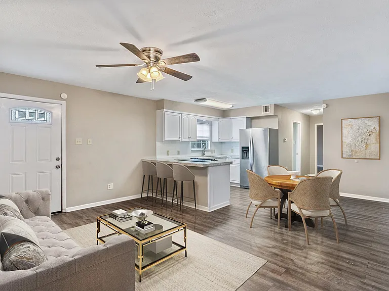 315 1/2 Rio Hondo Dr — Photo 6