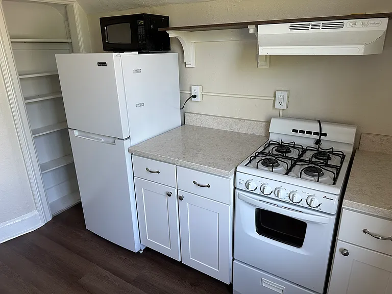 1617 N Van Buren St #A — Photo 15