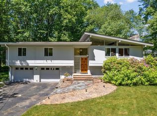 11 Lavelle Ln, Framingham, MA 01701