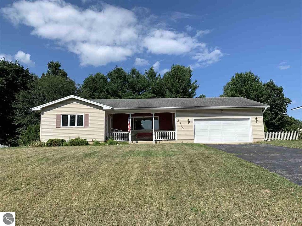 1st image of 2315 E Carriage Hill Dr