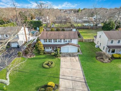 139 Bridle Way, Oakdale, NY, 11769