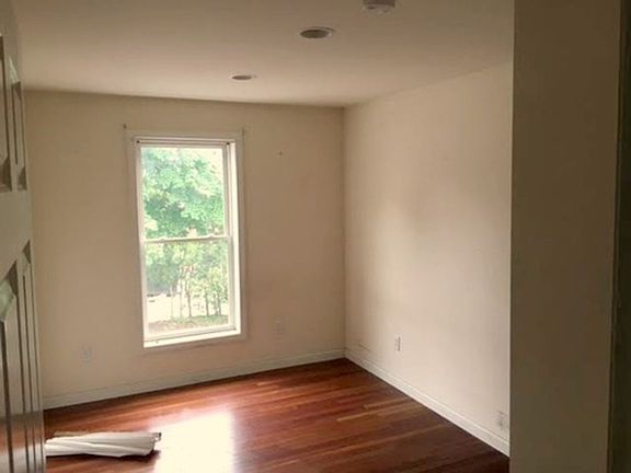5th image of 355 Pearl St Unit 7