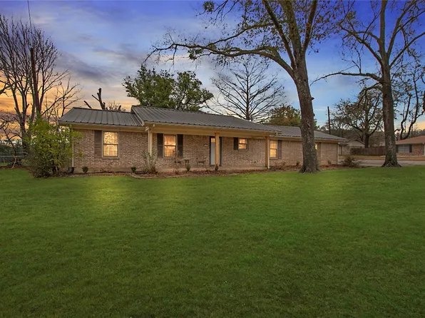 150 Oak St, Canton, TX 75103