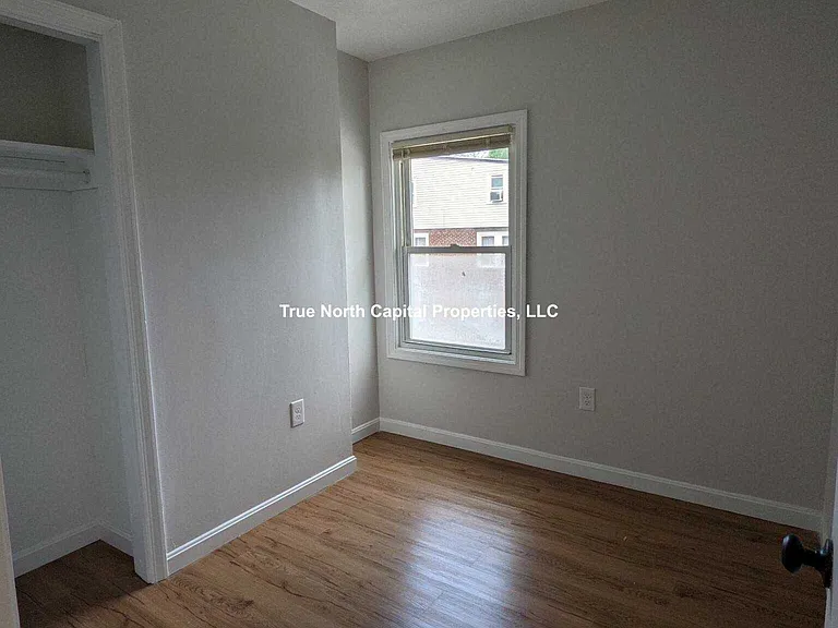 Lawton Pl — Photo 9