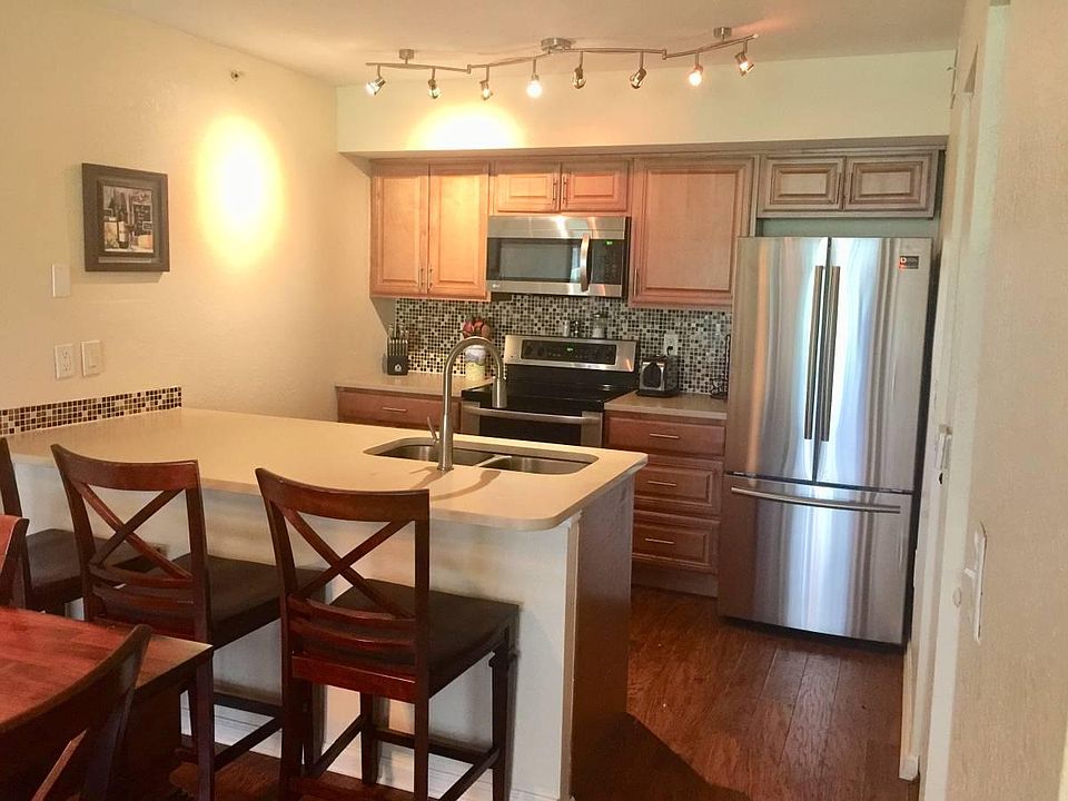 1st image of 161 Palm Dr #102