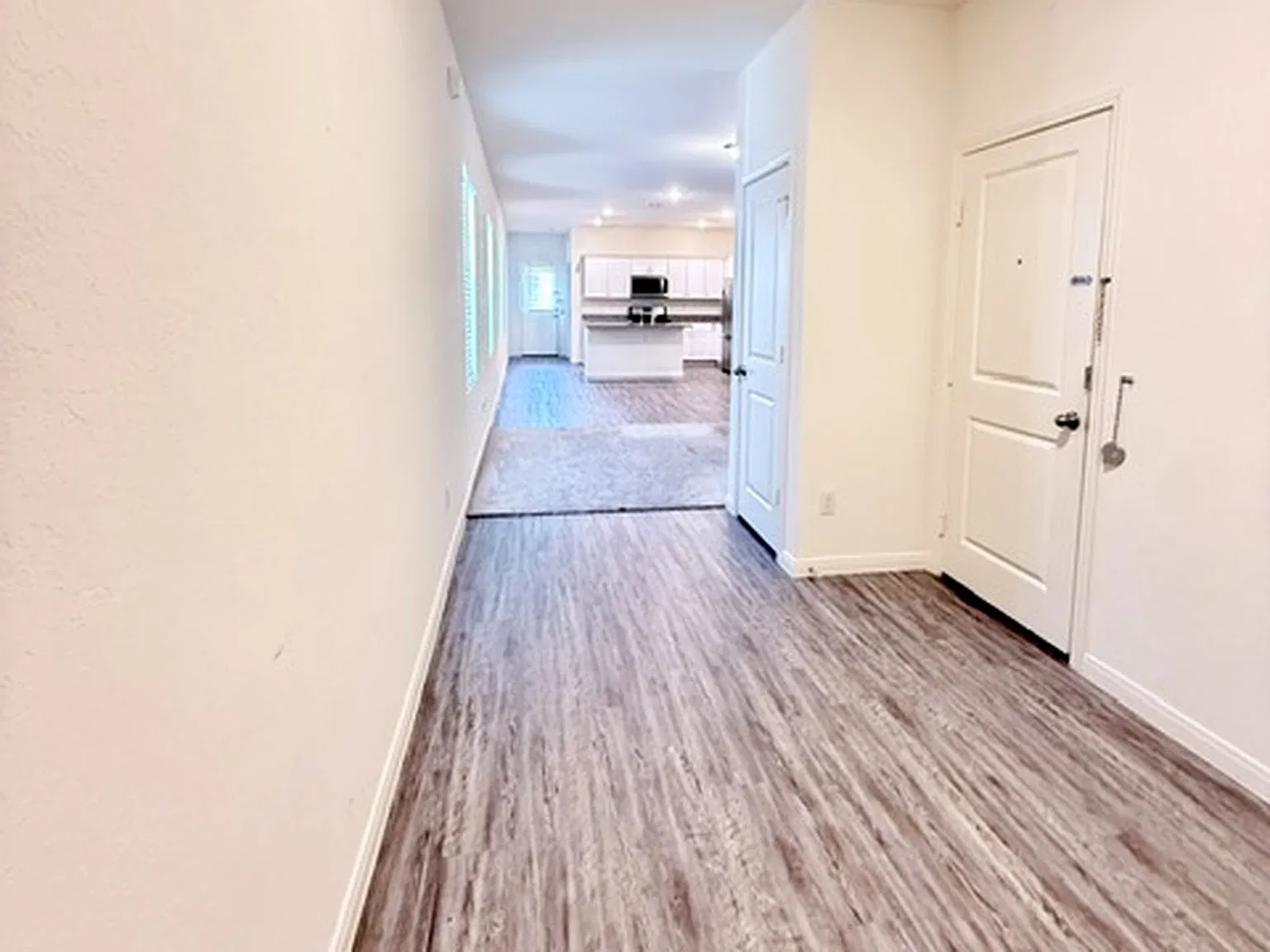 3 bed, 1398 sqft, $1,388 — Photo 2