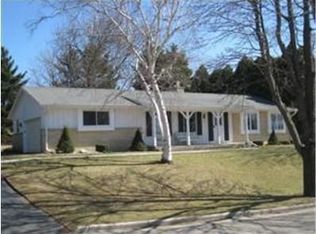 918 17th Ave, Grafton, WI 53024