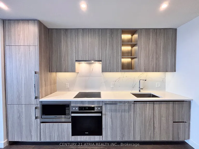 27 McMahon Dr #1211 — Photo 2