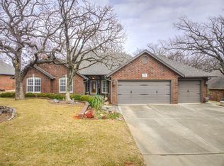 312 Saint James Dr, Edmond, OK 73034