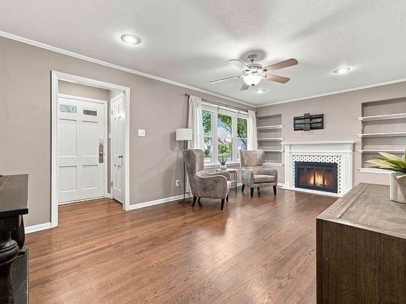 3rd image of 4906 W 58th St