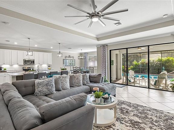 3rd image of 11904 Hickory Estate CIR