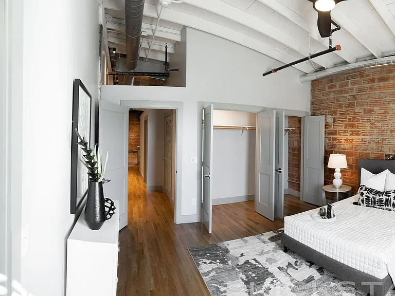 1209 Gadsden St — Photo 4