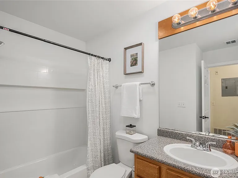 12406 SE 31st St #202 — Photo 17