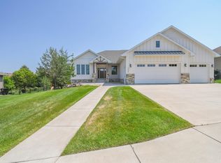 S Ballymore Cir, Sioux Falls, SD 57108
