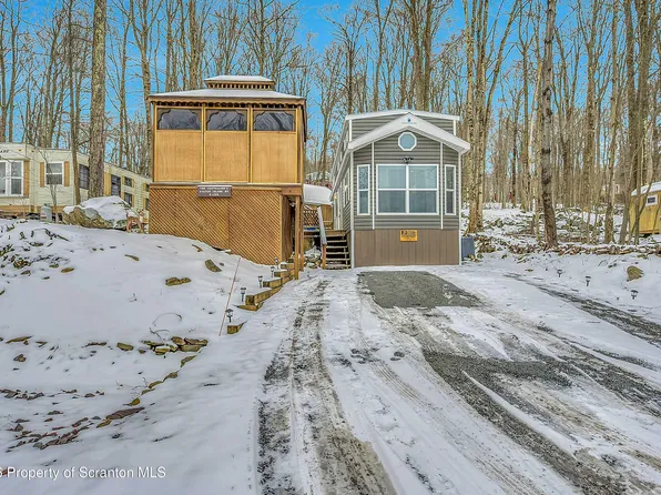 256 Thoroughbred Ter, Gouldsboro, PA 18424