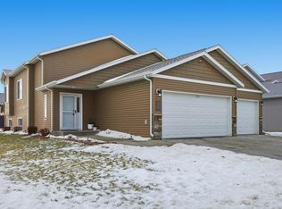 3053 38th Ave S, Moorhead, MN 56560