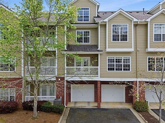 2nd image of 2111 Woodland Ln