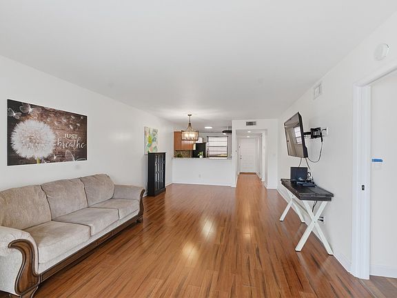 4th image of 9549 W McNab Road #103