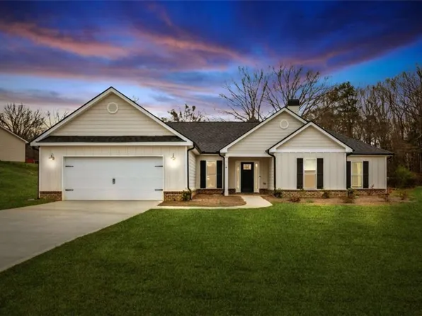 69 Advent Dr, Winder, GA 30680