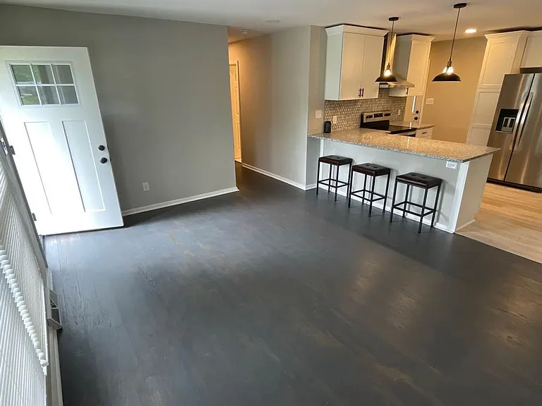 3400 Cricketeer Dr — Photo 2