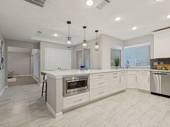5th image of 2104 Heather Hill Ln